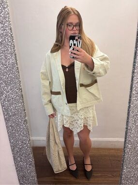 Meet your Posher, Ella